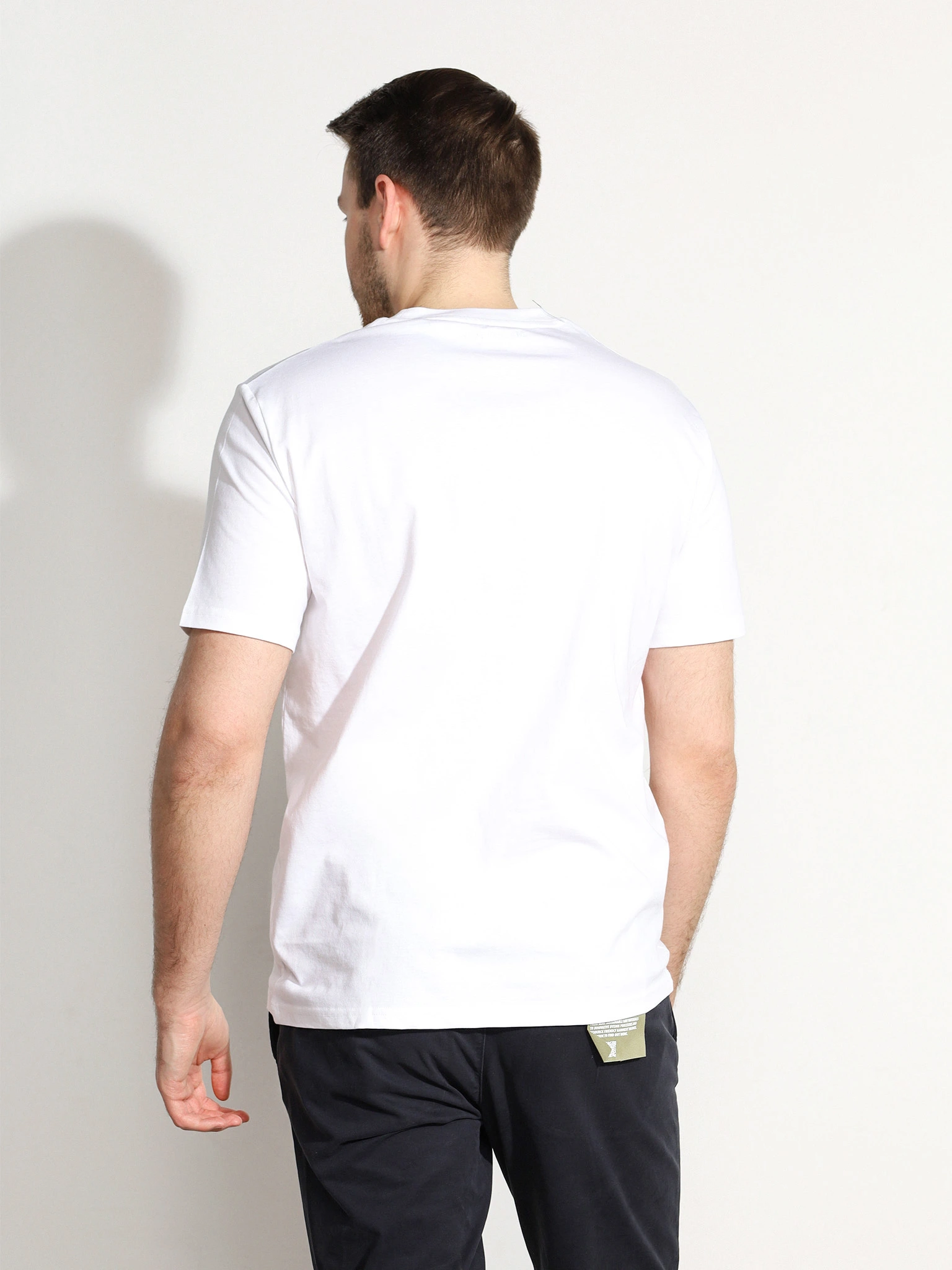 Футболка белого цвета из хлопка